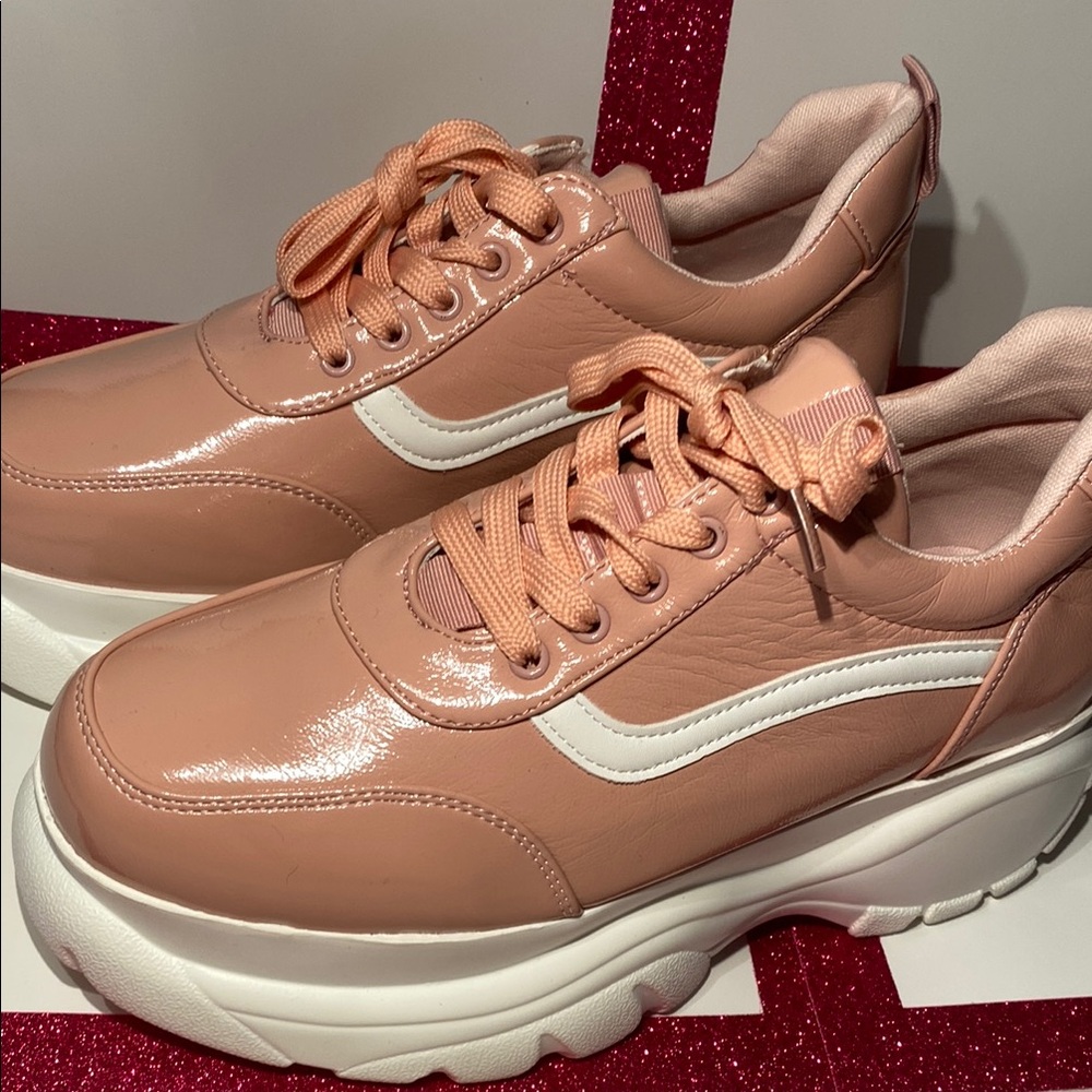 Stylish Women's Pink Sneakers